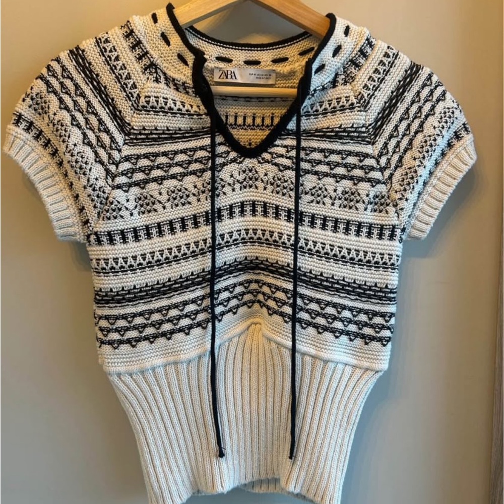 Zara V-Neck Sweater with Black and White Design